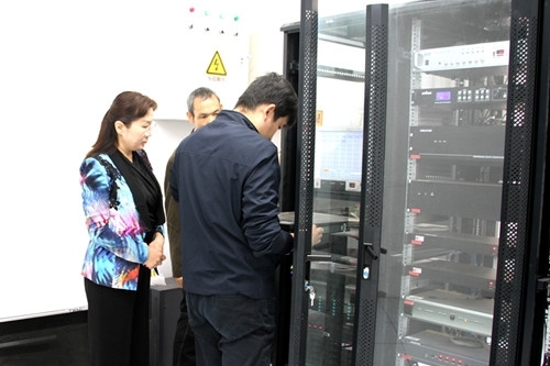 现场练兵3.JPG 现场练兵3.JPG