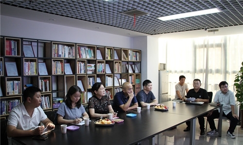 企业考察3.JPG 企业考察3.JPG