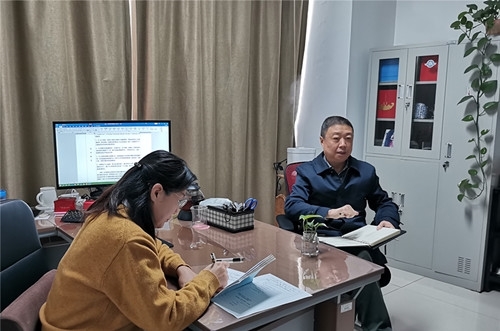 副校长孔青调研信息化建设工作1.jpg 副校长孔青调研信息化建设工作1.jpg